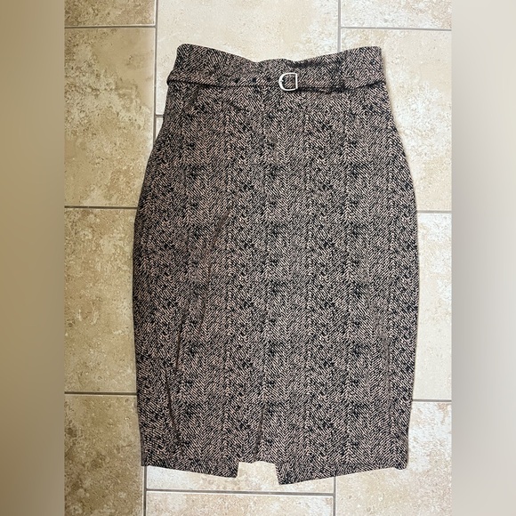 Elegant Black and Brown Herringbone Skirt - Picture 1 of 2